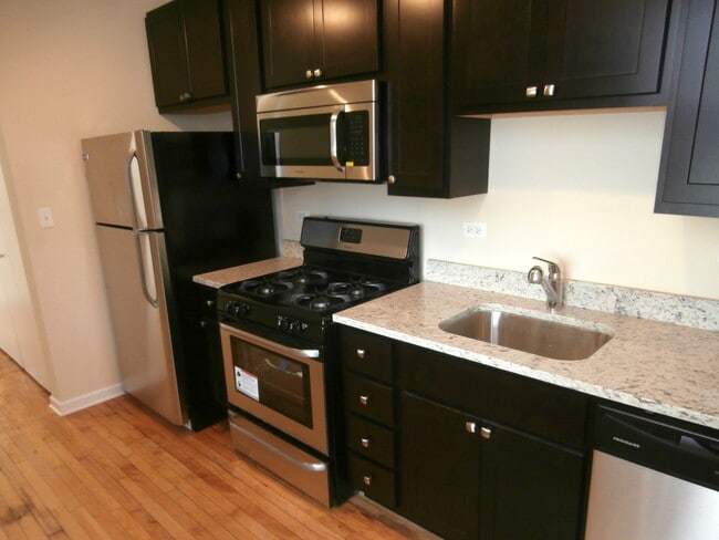 4751 N Troy St, Unit 1E
