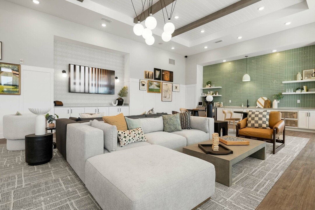 The Maggie Flats in Jacksonville, FL - Building Photo