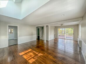14 Long Lots Rd in Westport, CT - Building Photo - Building Photo