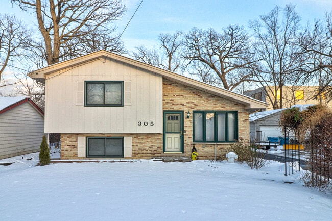 property at 305 River Glen Ave