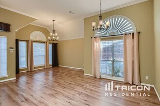 2708 Hemingway Dr in Grand Prairie, TX - Building Photo - Building Photo