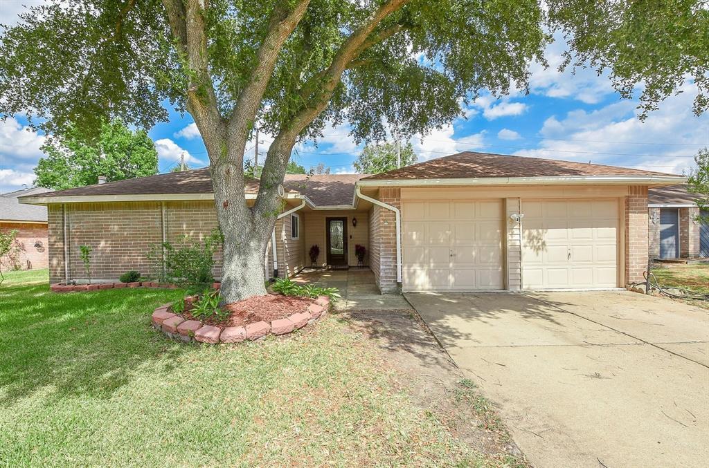 2722 Amaranth Dr in Houston, TX - Building Photo