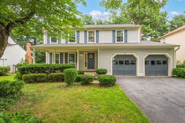 117 Bookham Ln