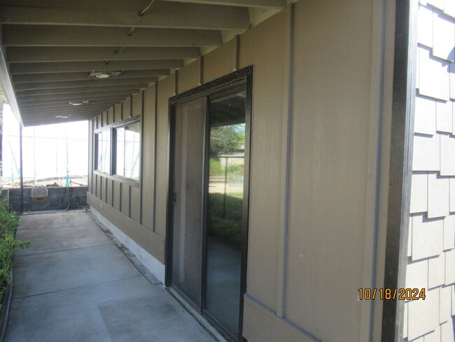 1602 McKinley Rd in Napa, CA - Foto de edificio - Building Photo