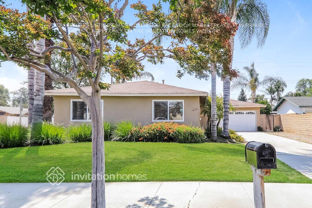 8746 Larkin Ct in Riverside, CA - Building Photo