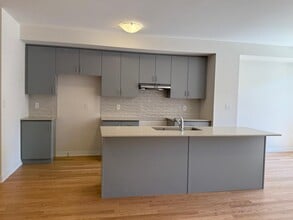 27 Bonnington Dr in Brampton, ON - Building Photo - Building Photo