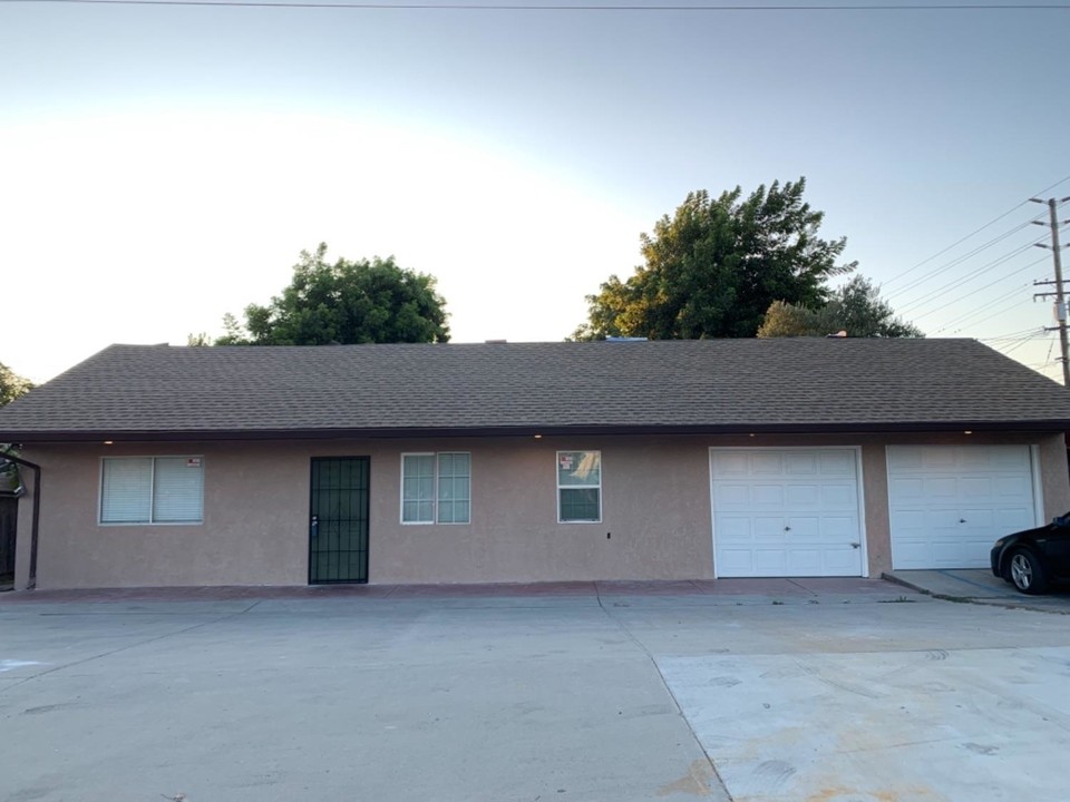 312 S Santa Cruz Ave in Modesto, CA - Building Photo