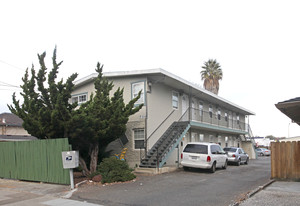 1359 Lewis St Apartments