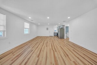 11 Willet St in Quincy, MA - Building Photo - Building Photo