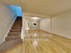 37 Run St in Carnegie, PA - Building Photo - Building Photo