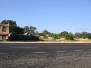 1307 Mineral Wells Hwy in Weatherford, TX - Building Photo - Building Photo