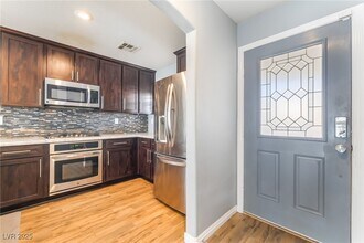 7368 Umberto St in Las Vegas, NV - Building Photo - Building Photo