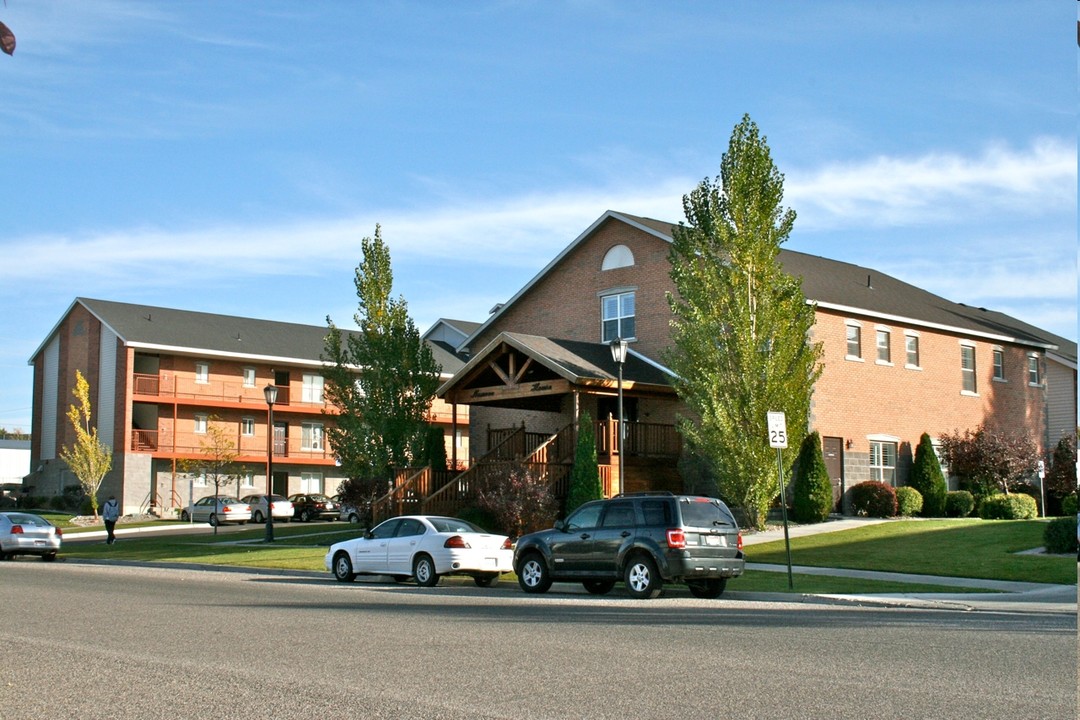 Nauvoo House Apartments in Rexburg, ID - Building Photo