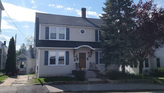 204 Alsace St in Manchester, NH - Building Photo