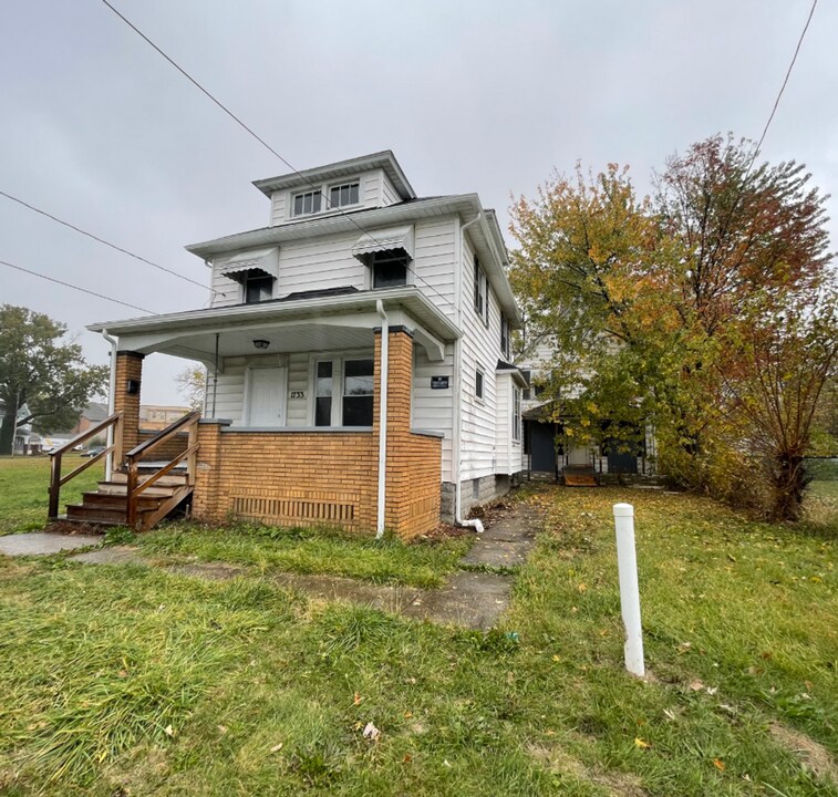 1733-1737 Long Ave in Lorain, OH - Building Photo