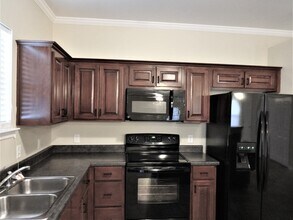 103 Lake House Rd in Pooler, GA - Foto de edificio - Building Photo