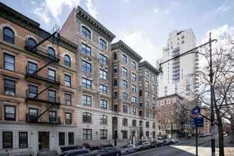 272 Manhattan Ave in New York, NY - Building Photo - Primary Photo