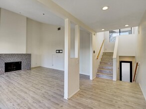 426 Village Square W in Palm Springs, CA - Building Photo - Building Photo
