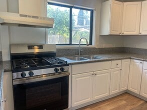 633 E 4th Ave in Escondido, CA - Building Photo - Building Photo