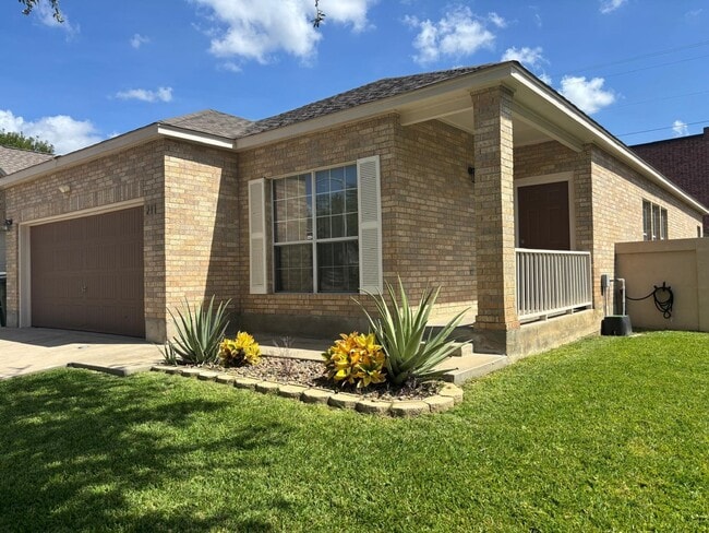 217 Kahlo Loop in Laredo, TX - Building Photo - Building Photo