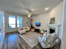 6152 Teodoro Bend in Round Rock, TX - Foto de edificio - Building Photo