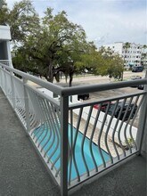3101 SW 27th Ave, Unit 304 in Miami, FL - Foto de edificio - Building Photo