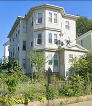 37 Vernon St in Worcester, MA - Building Photo