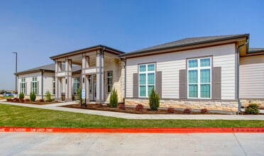 Haven at Bellaire in Richmond, TX - Foto de edificio - Building Photo