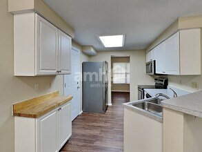 982 Vixen Dr in Cincinnati, OH - Building Photo - Building Photo