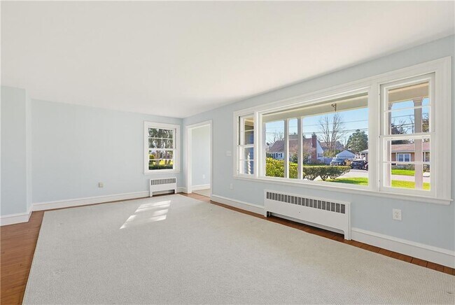 111 Beach Rd in Bristol, RI - Building Photo - Building Photo