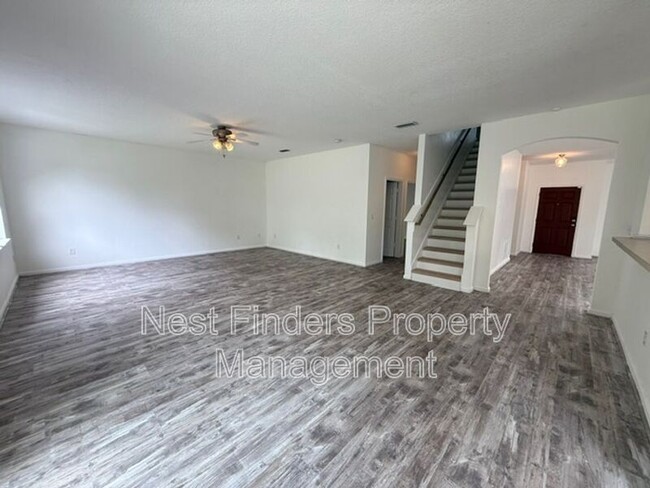 property at 912 Churchhill Ln