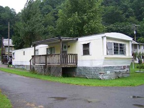 258 John St in Weston, WV - Building Photo - Building Photo