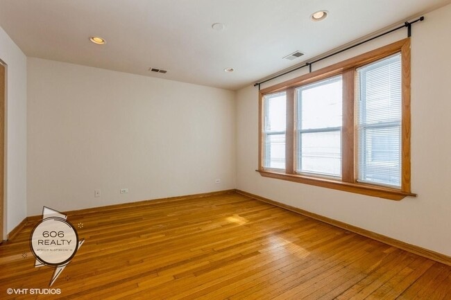 property at 2722 N Kimball Ave