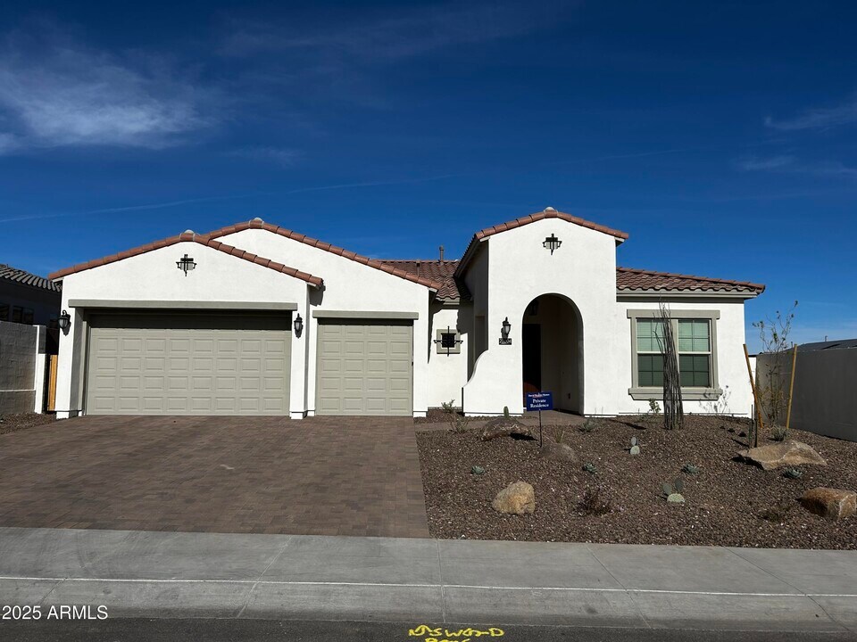 20204 W San Miguel Ave in Litchfield Park, AZ - Building Photo