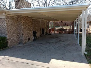 519 Jolly Dr in Gun Barrel City, TX - Building Photo - Building Photo