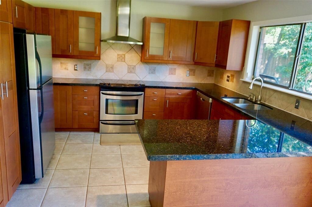 9538 Meadowglen Ln in Houston, TX - Building Photo