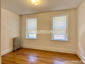 116 Warren St, Unit 120-12 Apartamentos