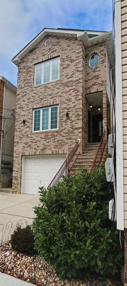 220 William St, Unit 1st AND ground floor in Harrison, NJ - Foto de edificio - Building Photo
