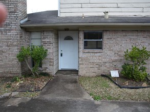 10823 Sugar Hill Dr in Houston, TX - Building Photo - Building Photo