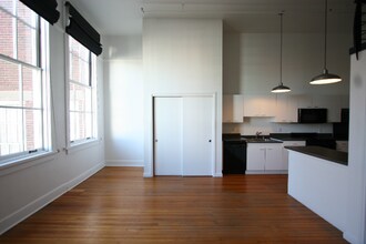 301 Central Ave NE in Albuquerque, NM - Foto de edificio - Building Photo