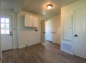 219 S 300 E St in Duchesne, UT - Building Photo - Building Photo