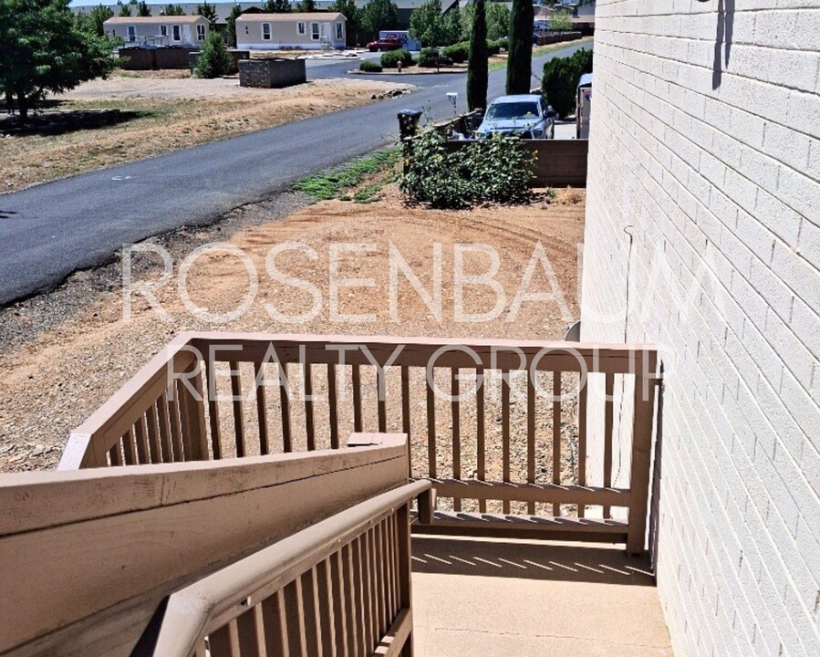 8469 E Yavapai Rd in Prescott Valley, AZ - Building Photo