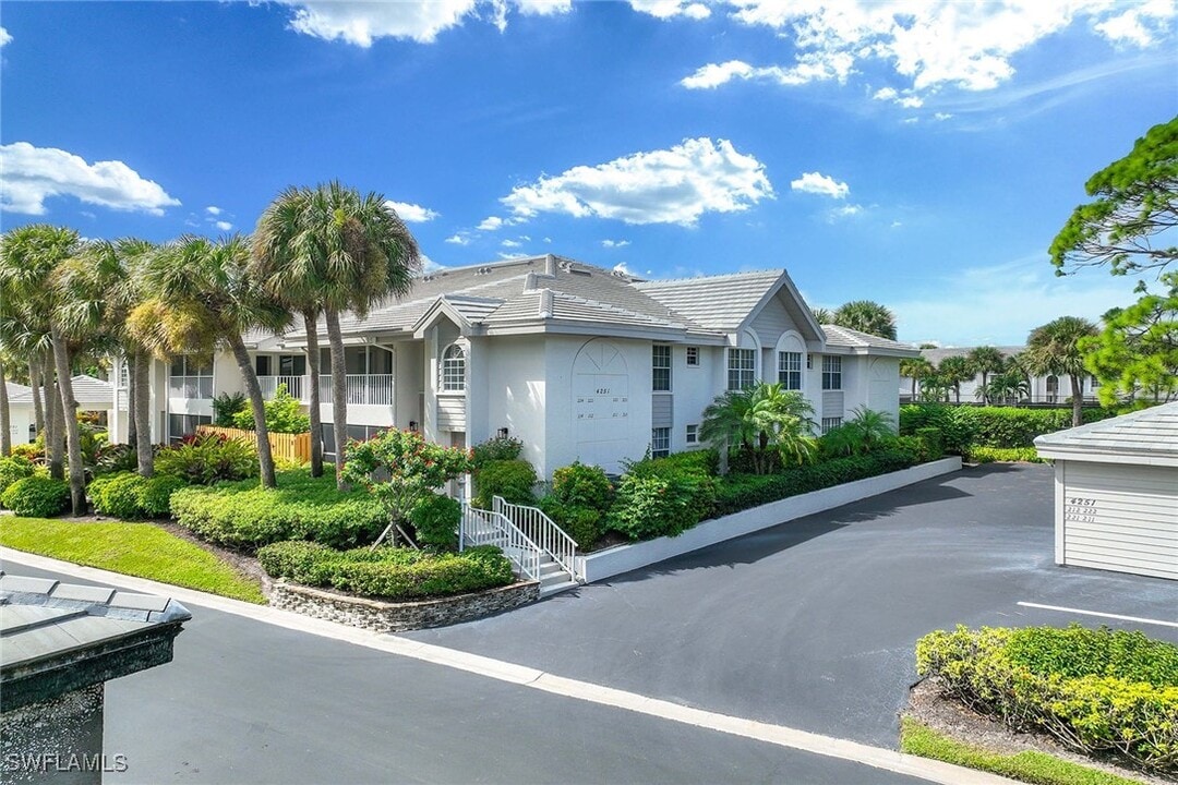 4251 Lake Forest Dr in Bonita Springs, FL - Building Photo