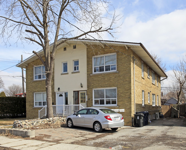 35-37 Penhurst Ave in Toronto, ON - Building Photo - Primary Photo