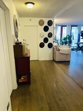 200 N Dearborn St, Unit 1407 in Chicago, IL - Building Photo - Building Photo