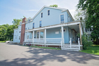 57 South St in Freehold, NJ - Foto de edificio - Building Photo