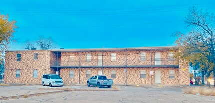 414 E Avenue A in Killeen, TX - Foto de edificio - Building Photo