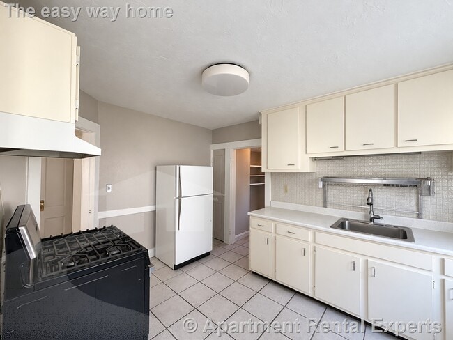 79 Clarendon Ave