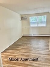 100 Norton Park Rd in Plainville, CT - Building Photo - Building Photo