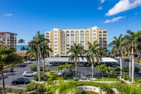 Casa Bonita II in Bonita Springs, FL - Foto de edificio - Building Photo